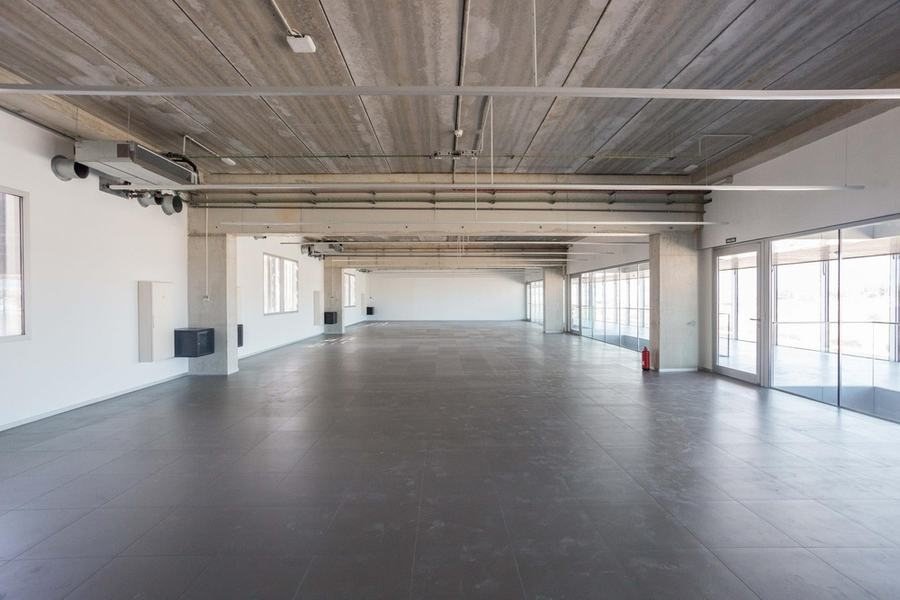 Planta diáfana de oficinas en el Parque Científico